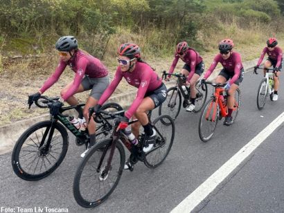 El equipo Liv Toscana, con juventud y experiencia en la Vuelta Femenina al Ecuador
