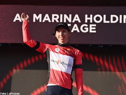 UAE Tour Femenino: Lorena Wiebes se viste de rojo ganando la segunda etapa
