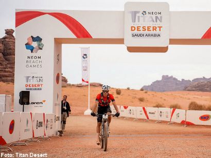Luis Len Snchez y Tessa Kortekaas se adjudican la Titan Desert Saudi Arabia