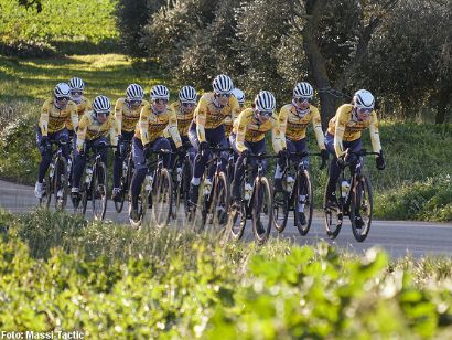 El Massi-Tactic inaugura la temporada en la Vuelta CV Féminas