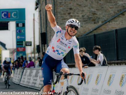 Math�o Barusseau gana en Briec una loca cuarta etapa del Tour de Breta�a