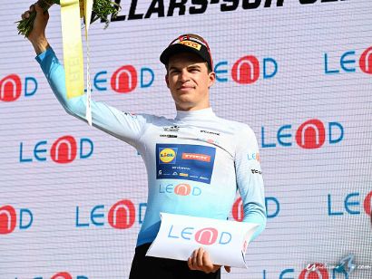 Mathias Vacek impone su ley en los abanicos y repite victoria en la 2� etapa del ZLM Tour