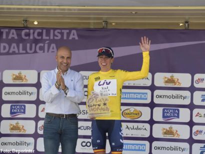 Mavi García lidera la Vuelta a Andalucía Femenina tras ganar en Otura