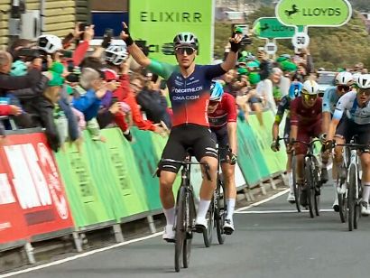 Olav Kooij se toma la revancha ante Tim Merlier en el Tour de Gran Breta�a