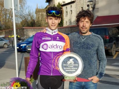 Óscar Freire confirma la participación junto a su hijo en la Vuelta a Ibiza de MTB