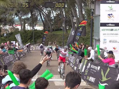Pablo García, primer líder de la Vuelta a Extremadura 2024