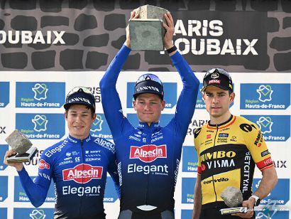 Mathieu van der Poel consigue la victoria en la París-Roubaix