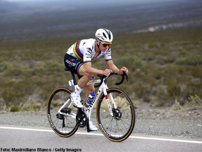 Remco Evenepoel lucirá el maillot arcoíris en el Tour de los Emiratos Árabes