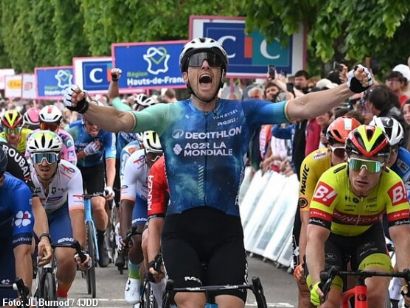 4 Días de Dunkerque: Sam Bennett, líder tras ganar la segunda etapa