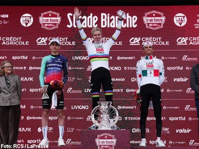 Tadej Pogacar conquista su cuarta Strade Bianche con otra exhibici�n en Siena