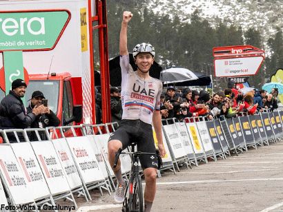 Volta a Catalunya: Tadej Pogacar es líder tras ganar en Valter 2000. Mikel Landa segundo