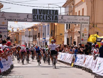 V�ctor Benareau repite victoria en Agram�n y refuerza su liderato en la Vuelta a Castilla-La Mancha