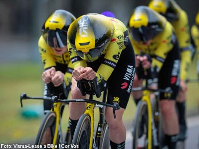 Visma-Lease a Bike presenta una queja oficial tras un error en la salida de la CRE de La Vuelta Femenina