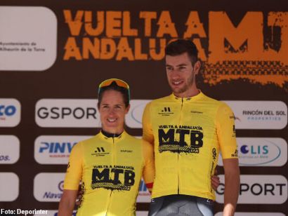 Sergio García y Rocío Martín lideran la IX Vuelta a Andalucía MTB