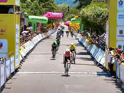 Wilmar Paredes repite victoria al sprint en la tercera etapa del Clsico RCN