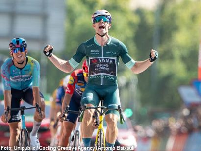 Wout van Aert gana en C�rdoba una abrasadora 15� etapa de la Vuelta a Espa�a