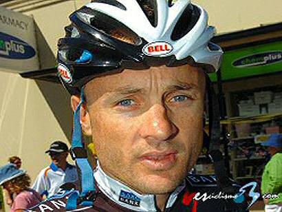 Baden Cooke abandona el Giro de Italia por una tendinitis