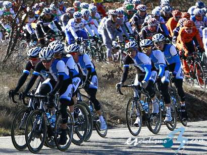 Mollema y Slagter, al frente del equipo Blanco en la Tirreno-Adriático