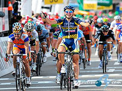 Vuelta a Suiza: Bozic arrebata el triunfo a Freire en la quinta etapa