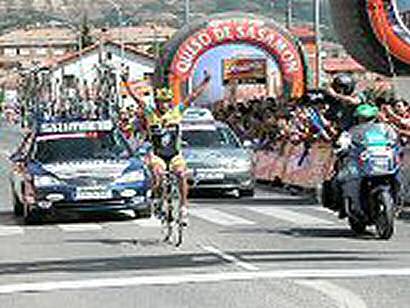 Carlos Castaño se adjudica la primera etapa de la Vuelta a Burgos