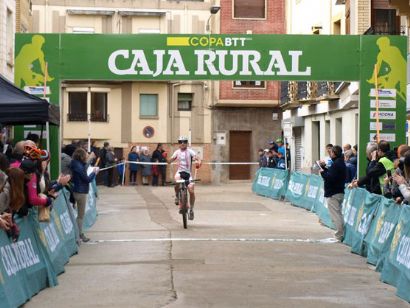 Copa Caja Rural: César Manso gana en Falces y es el nuevo líder