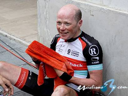 Un problema de rodilla aparta a Chris Horner del Tour de California
