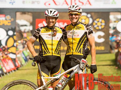Sauser y Kulhavy ganan la Absa Cape Epic, Kaess y Geismayr la última etapa