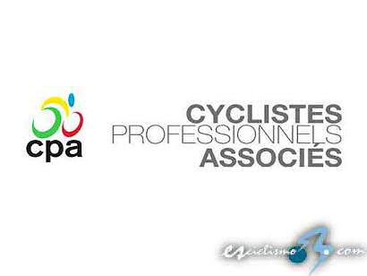 Los ciclistas presentan una queja ante la UCI por la seguridad en el BinckBank Tour