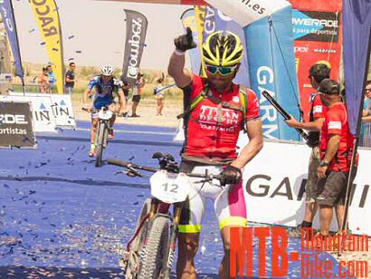 Titan Desert: Diego Tamayo lidera la carrera tras ganar la primera etapa