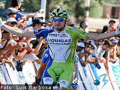 Elia Viviani logra la victoria en el Gran Premio Costa de los Etruscos