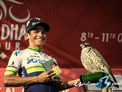 Esteban Chaves se adjudica el Tour de Abu Dhabi y Elia Viviani la ltima etapa
