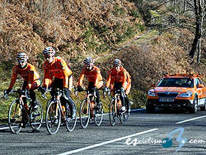 Igor Antón y Samuel Sánchez lideran al Euskaltel en la París-Niza y la Vuelta a Murcia