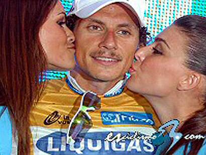 Vuelta a España: Liquigas sorprende a los favoritos y coloca a Pozzato como primer líder