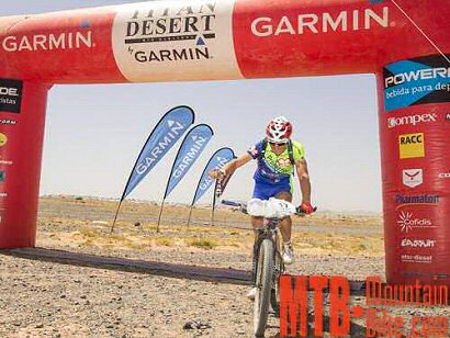 Fran Pérez gana la tercera etapa de la Titan Desert by Garmin