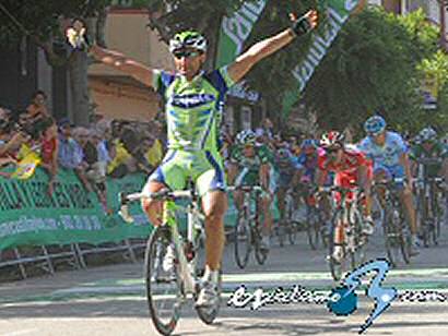 Tour de Qatar: Francesco Chicchi gana al sprint la cuarta etapa y Mol sigue lder