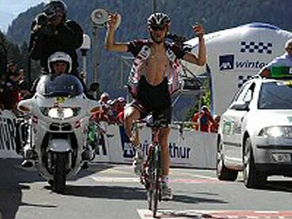 El luxemburgués Frank Schlek se adjudica la cuarta etapa y el liderato en la Vuelta a Suiza