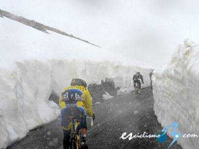 Giro de Italia: La organización aclara que en ningún momento neutralizó la etapa