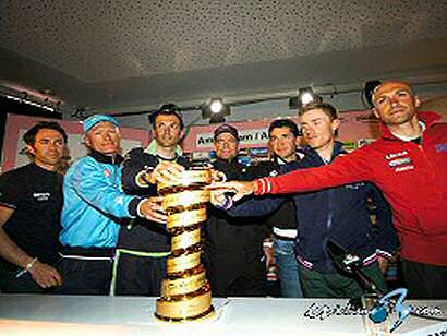 Giro de Italia: Sastre, Evans, Basso y Vinokourov aspiran a suceder a Menchov