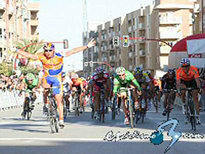 Vuelta a Murcia: Graeme Brown se impone al sprint en la primera etapa y se viste de líder
