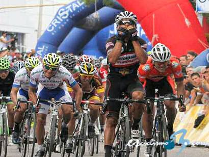 Clásico RCN: Jairo Salas gana la tercera etapa y Jorge Martínez sigue líder
