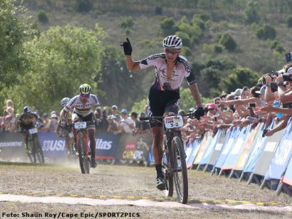 Absa Cape Epic: Kulhavy y Sauser ganan la segunda etapa, Fumic y Avancini siguen líderes