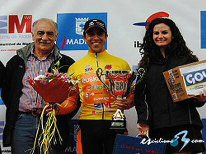 Vuelta a Madrid: Castroviejo se impone en la Casa de Campo y se viste de amarillo