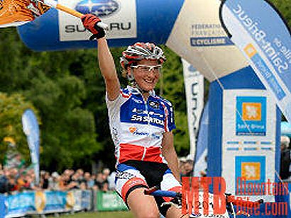 Copa del Mundo: Julie Bresset mantiene su dominio y vence en Offenburg