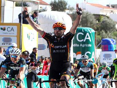 Vuelta al Alentejo: Kenneth Hanson gana la tercera etapa y Jasper Stuyven sigue líder