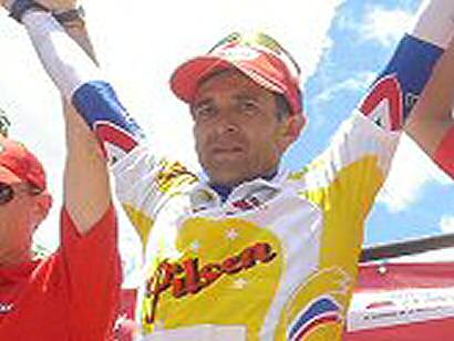 Libardo Niño subió al podio al ganar la primera etapa de la Vuelta a Colombia Pilsen 2006