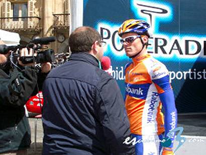 Vuelta a Castilla y León: Luis León Sánchez gana en Ávila y es líder