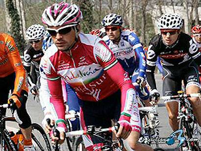 Una caída priva a Manuel Vázquez de un puesto de honor en la Volta a Catalunya