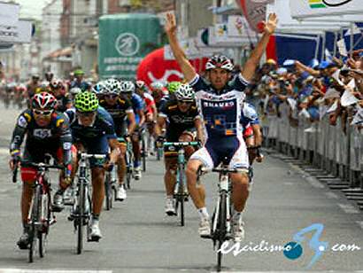 Vuelta a Colombia: Zanotti repite triunfo en la séptima etapa y Ramírez sigue líder