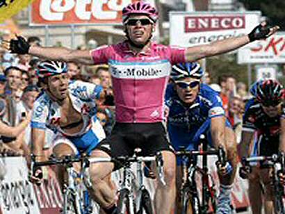 Mark Cavendish gana al sprint la segunda etapa del Eneco Tour y Nuyens se mantiene líder de la general