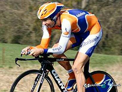 Martijn Keizer, primer líder del Circuito Montañés al imponerse en Santander